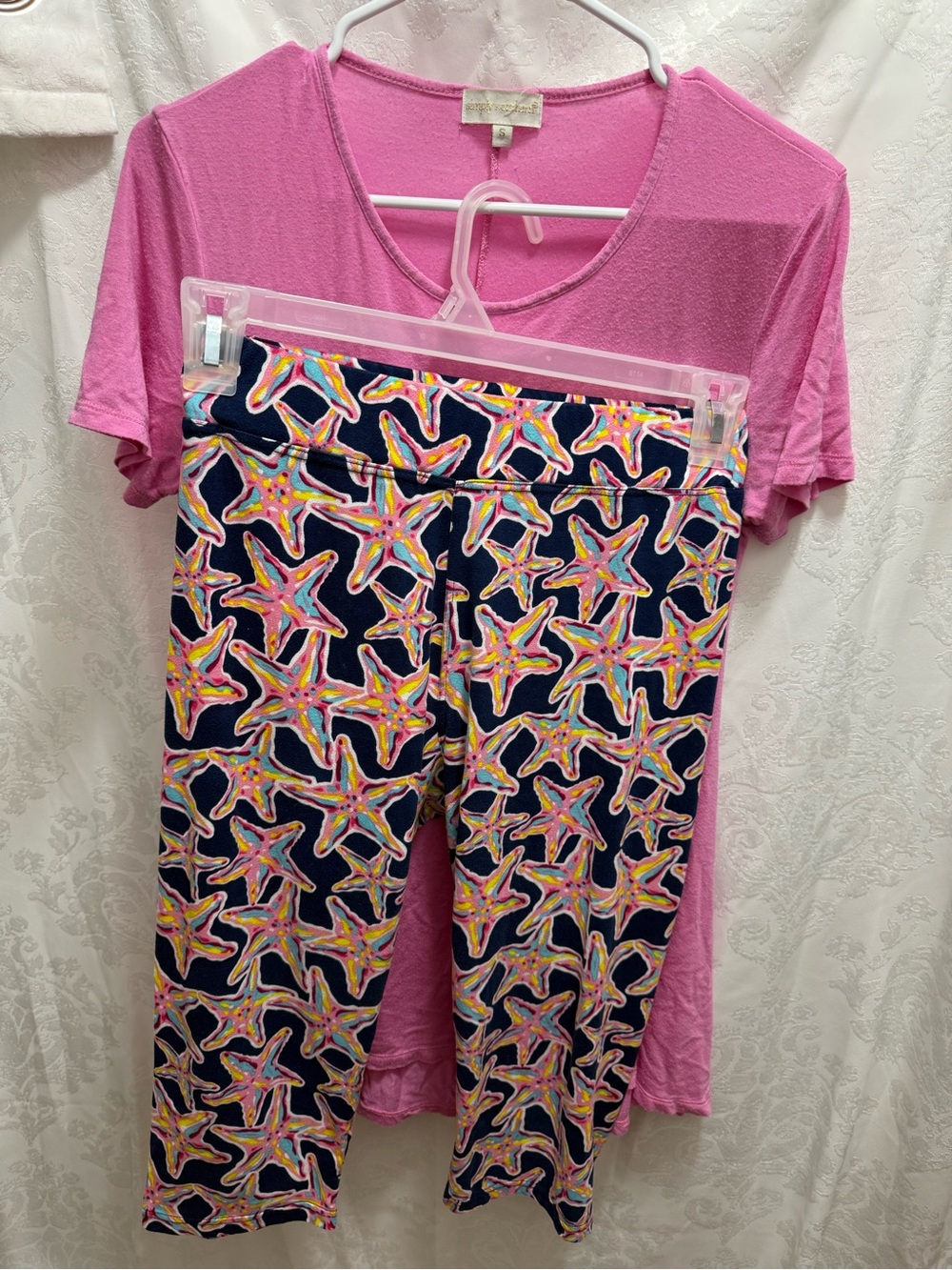 Simply Southern Pink Tunic Top & Starfish Print Capri Leggings Set